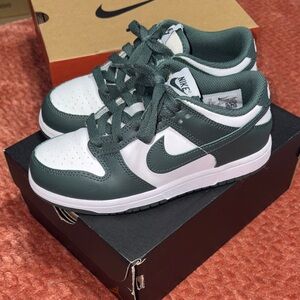 Nike Kids' Green and White Sneakers - low 1s - Size: 1Y Excellent condition